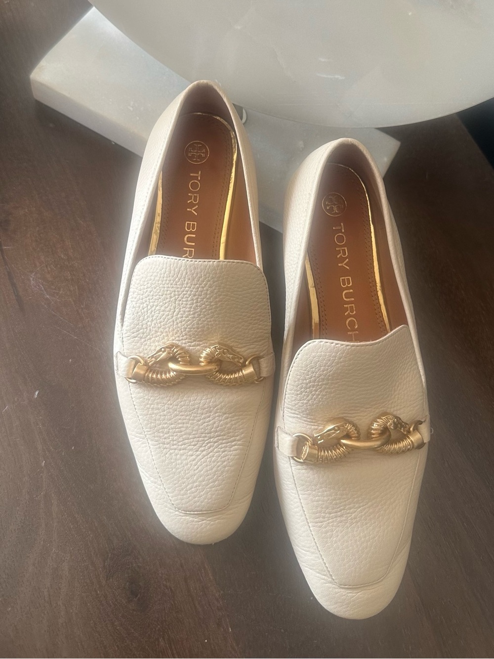 Tory Burch Cream Leather Loafers with Gold Horsebit - Picture 15 of 15